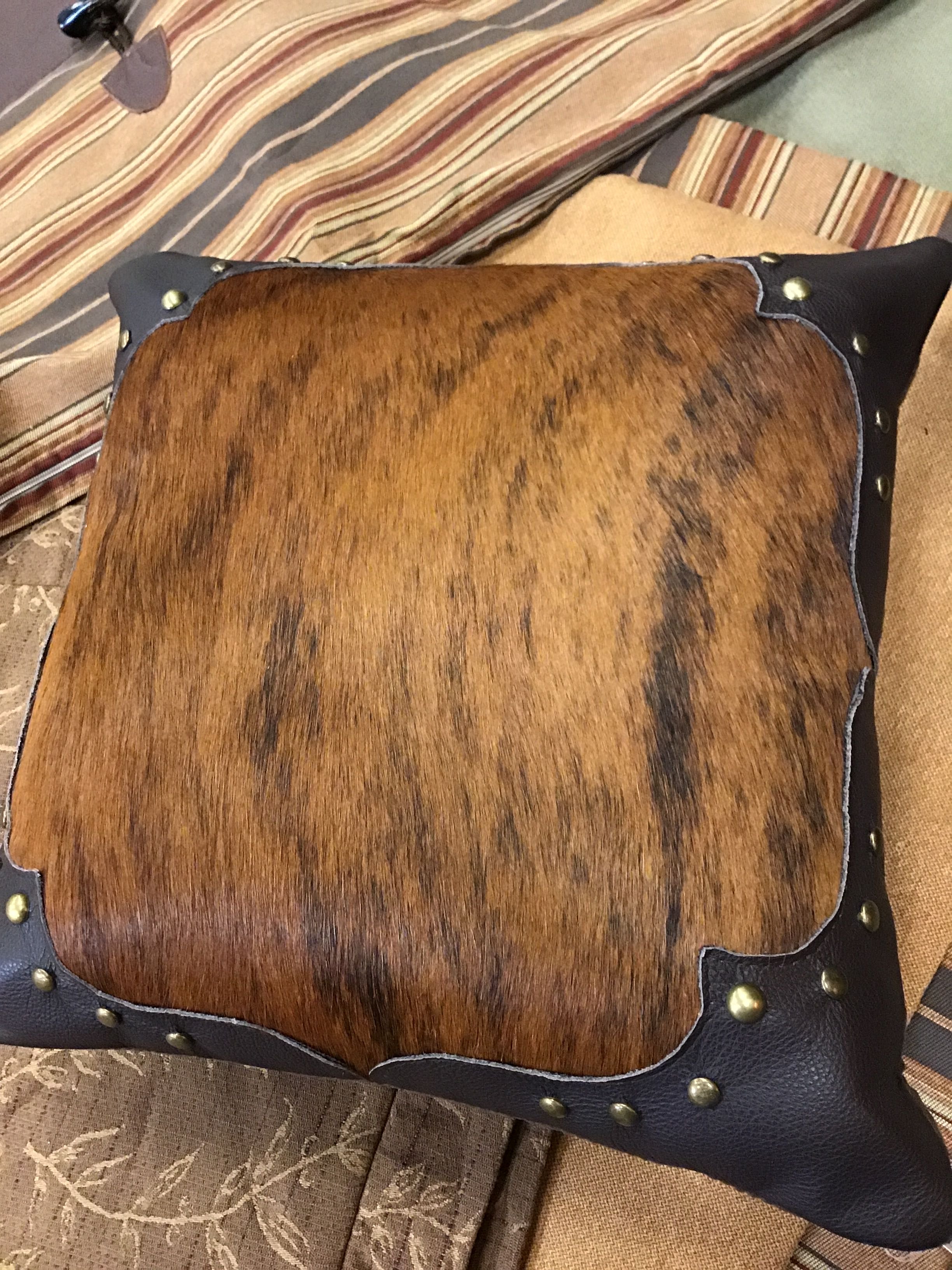 Pillow Dark Brindled HOH LEA w/ Fab Back. Studs-Brass Dome-Sm, Brass Dome-L 16x16 Mesa Espresso