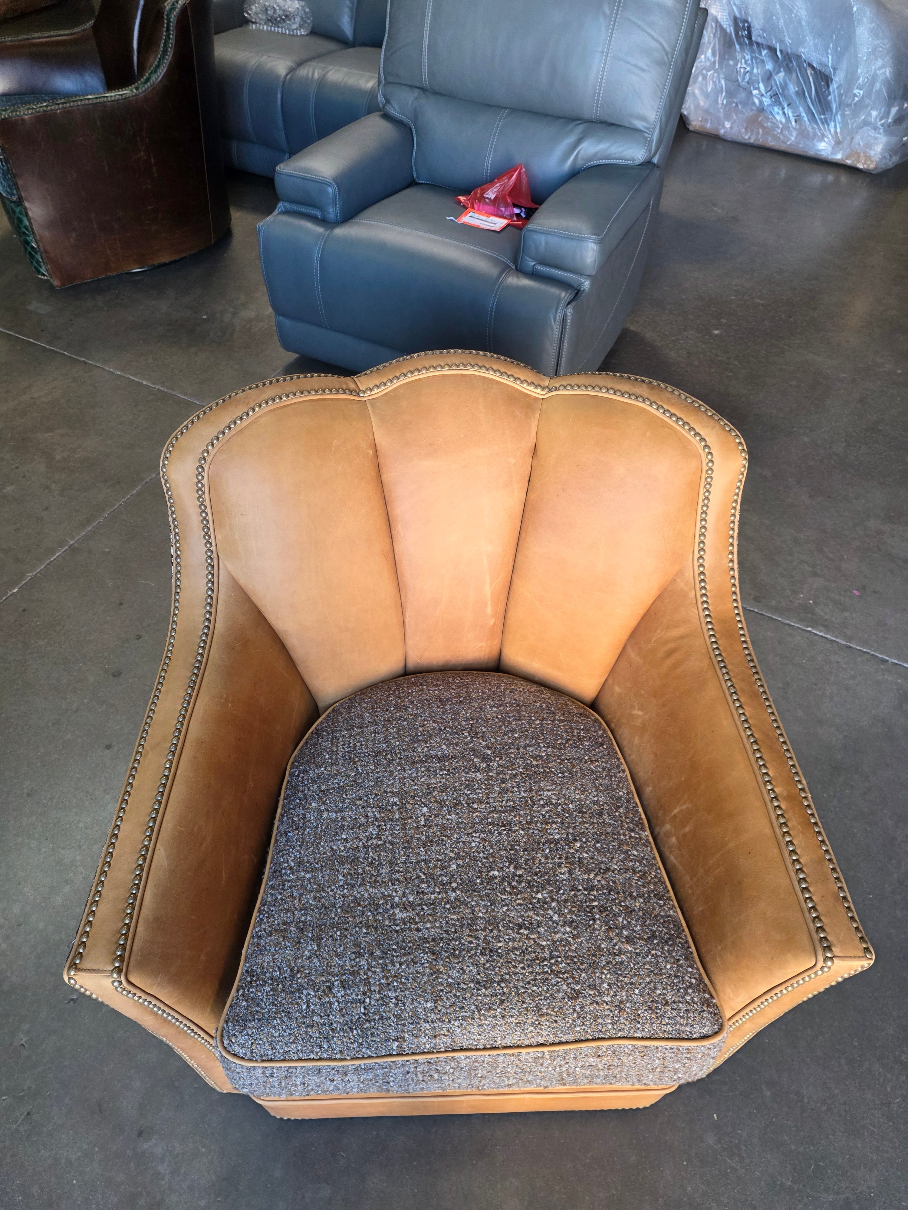 Swivel Glider Chair Flint