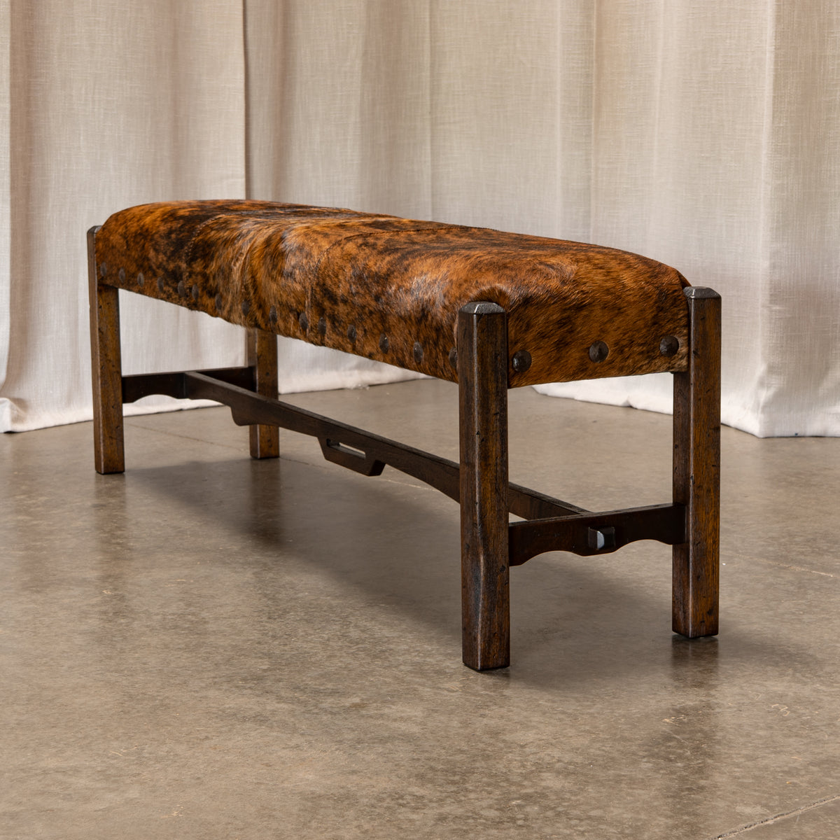 Bench Nevada Dark Distressed/Hair On Hide