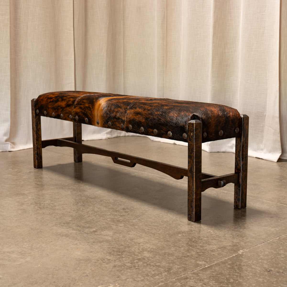 Bench Nevada Dark Distressed/Hair On Hide