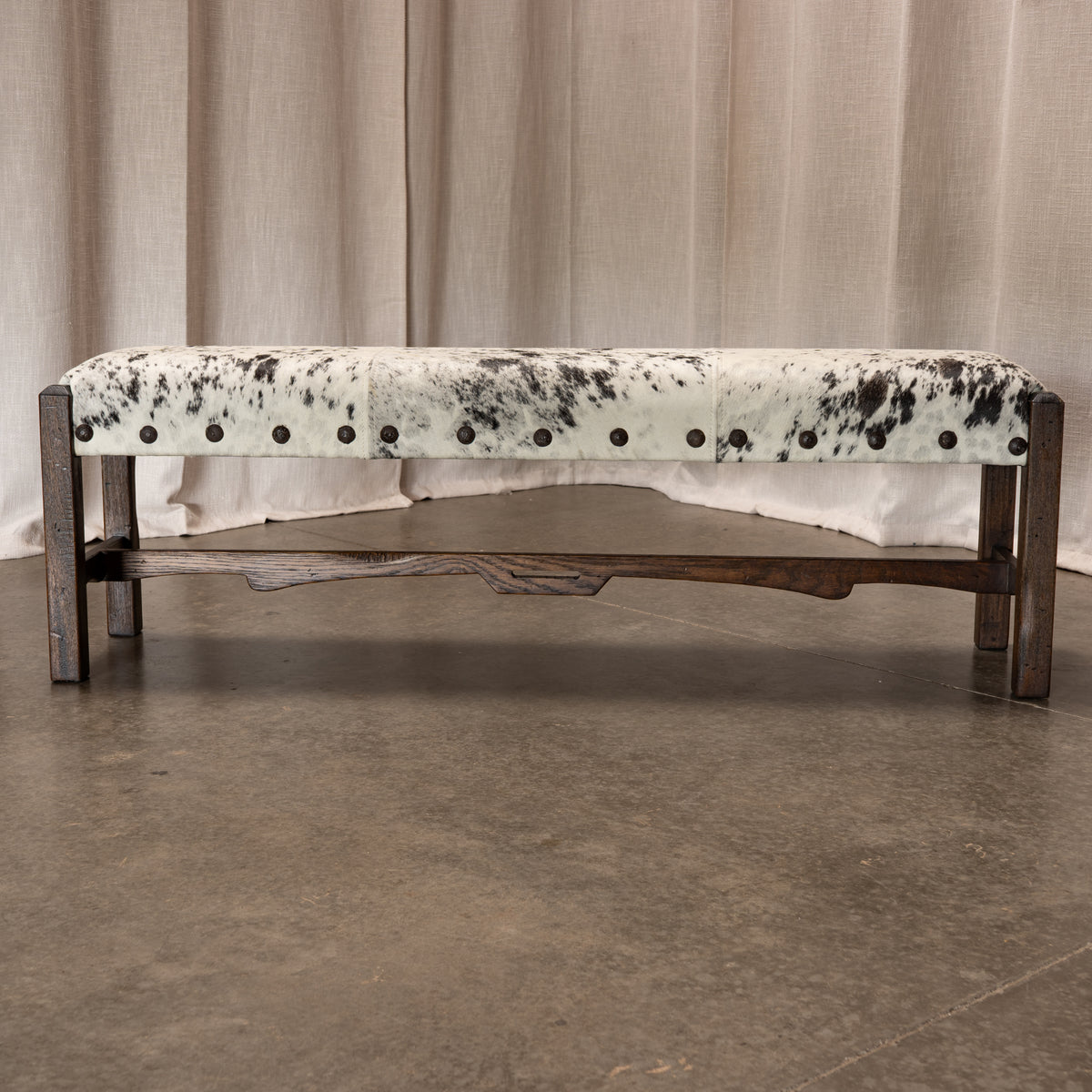 Bench Nevada Dark Distressed/Hair On Hide