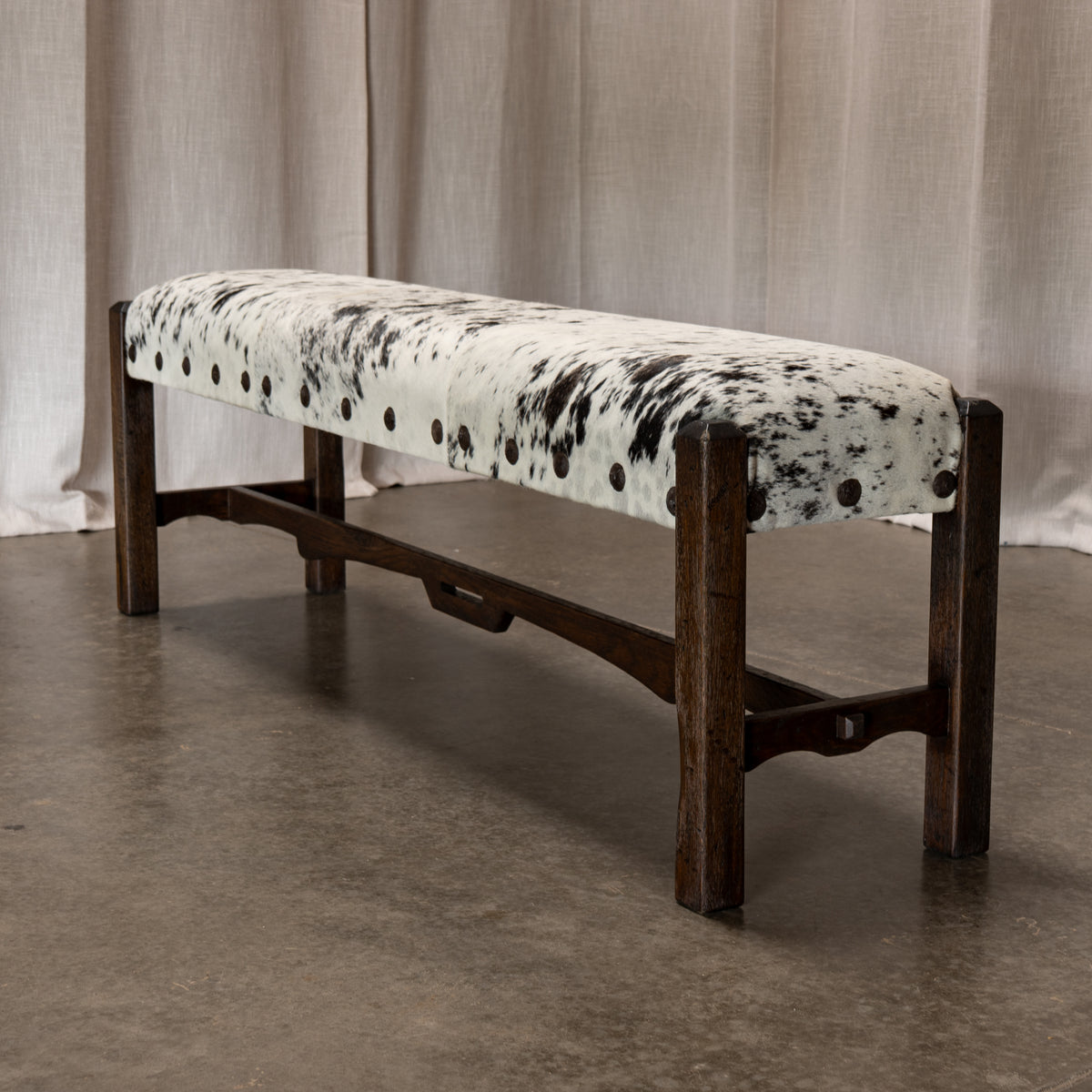 Bench Nevada Dark Distressed/Hair On Hide