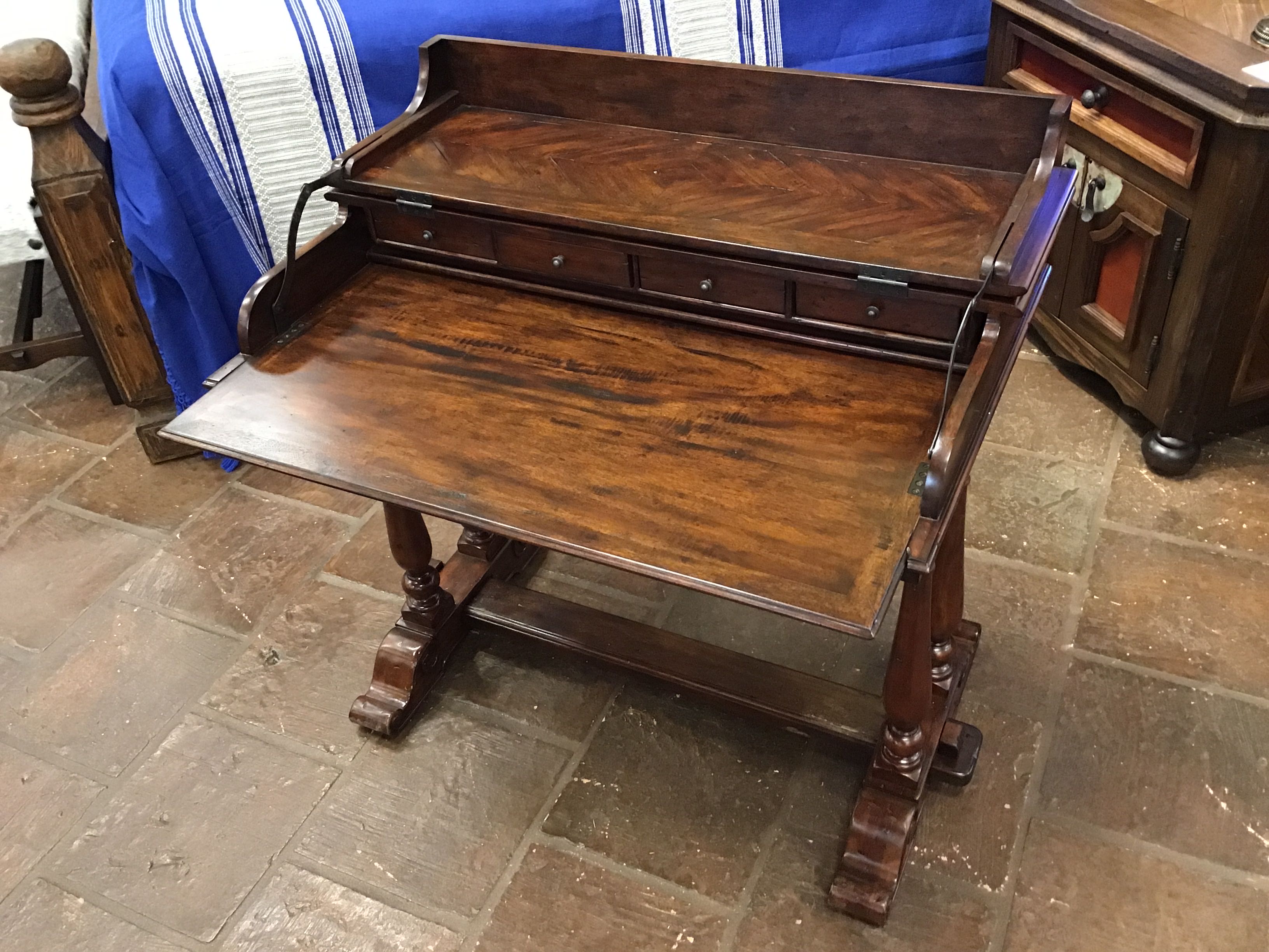 Campaign Desk Victorian