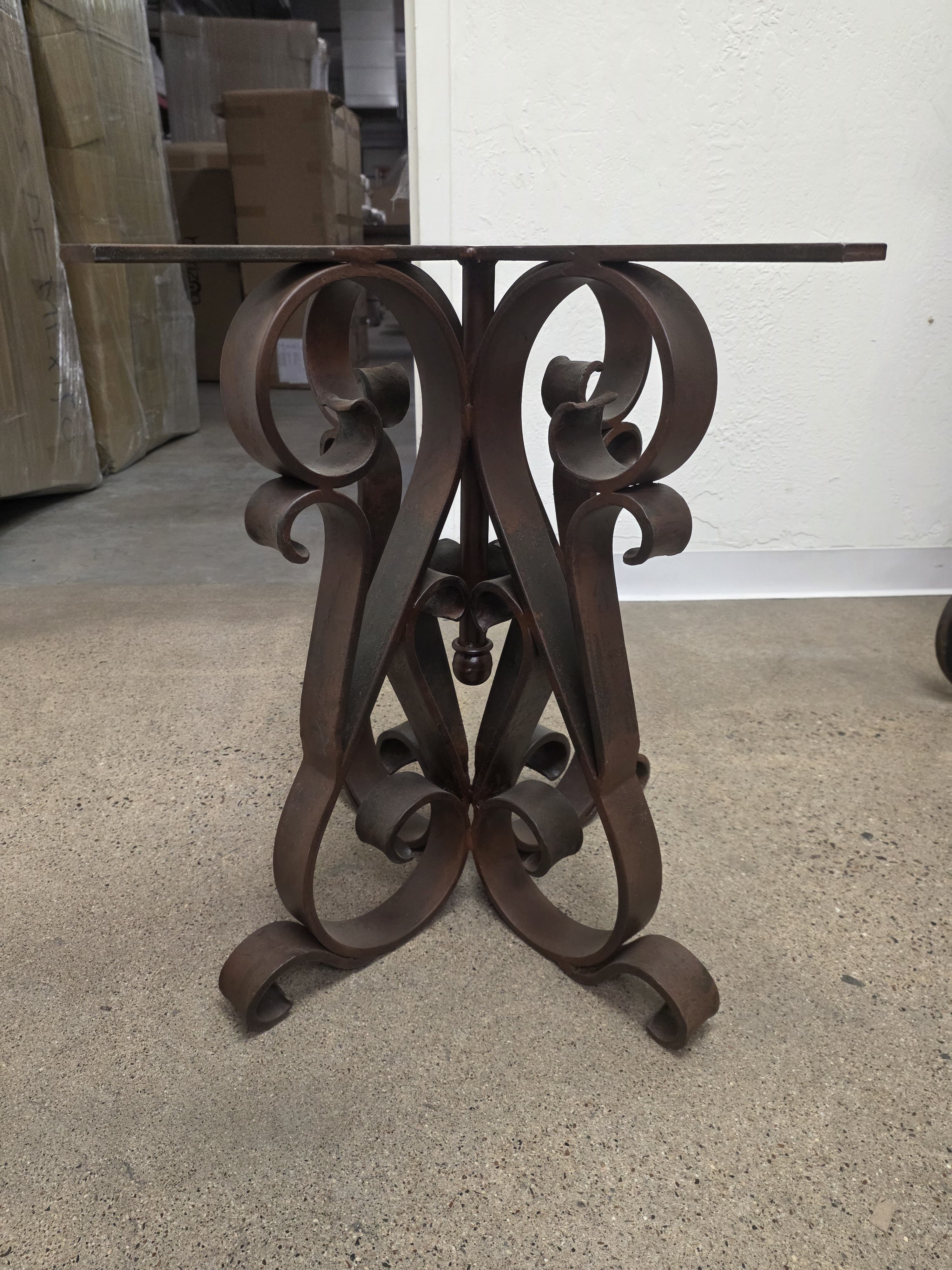 End Table Corazon - Iron Base