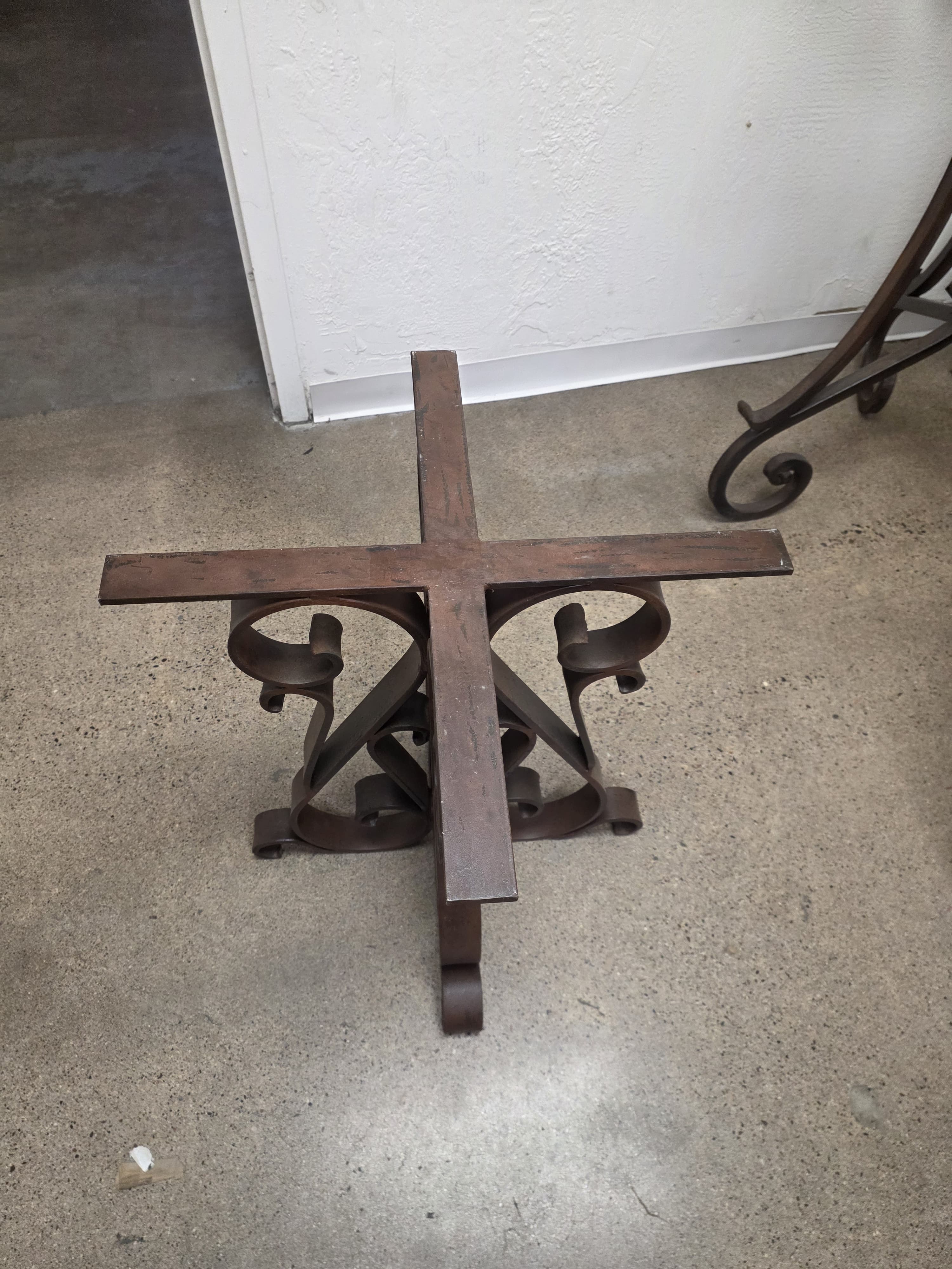 End Table Corazon - Iron Base
