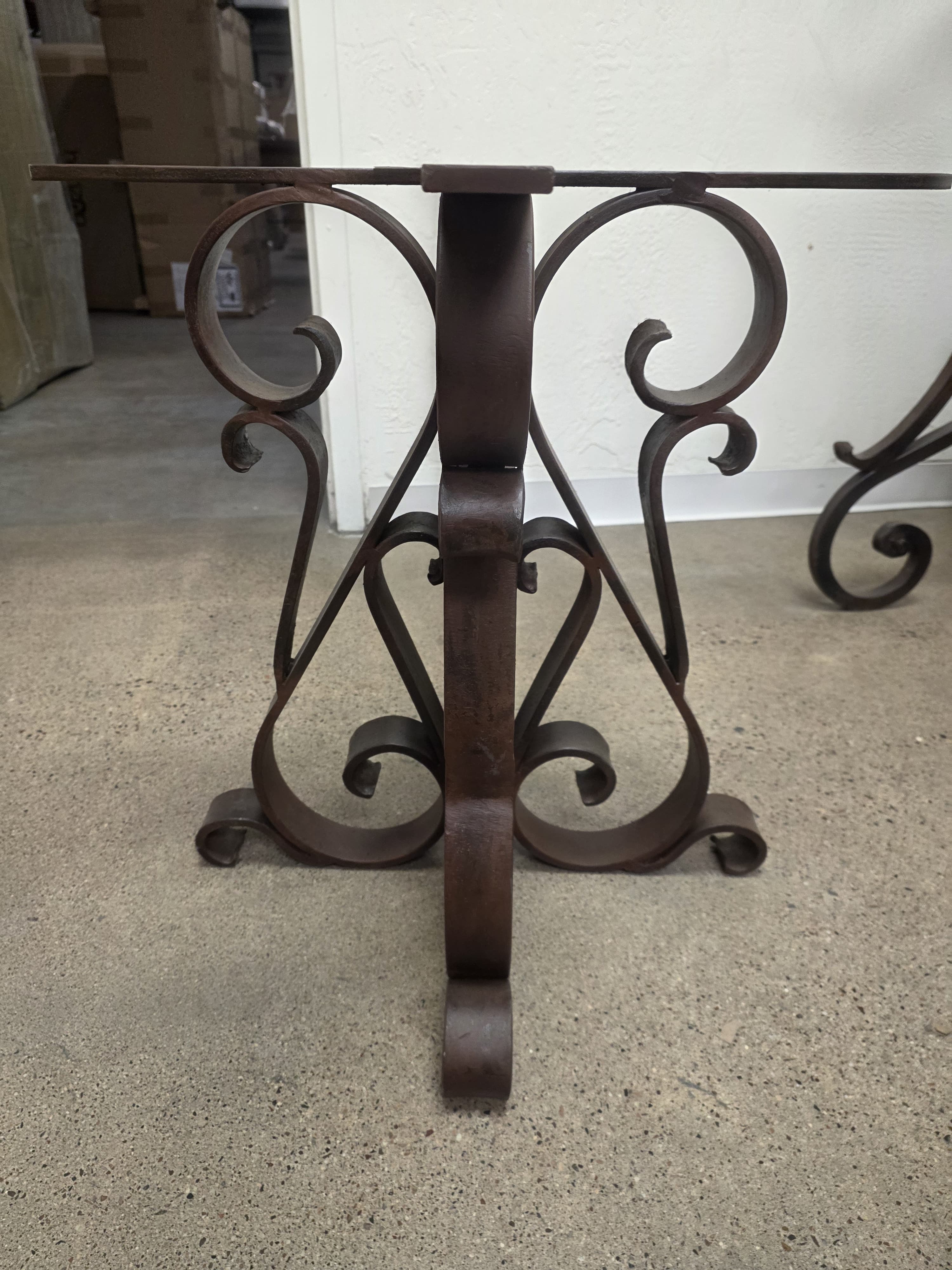 End Table Corazon - Iron Base