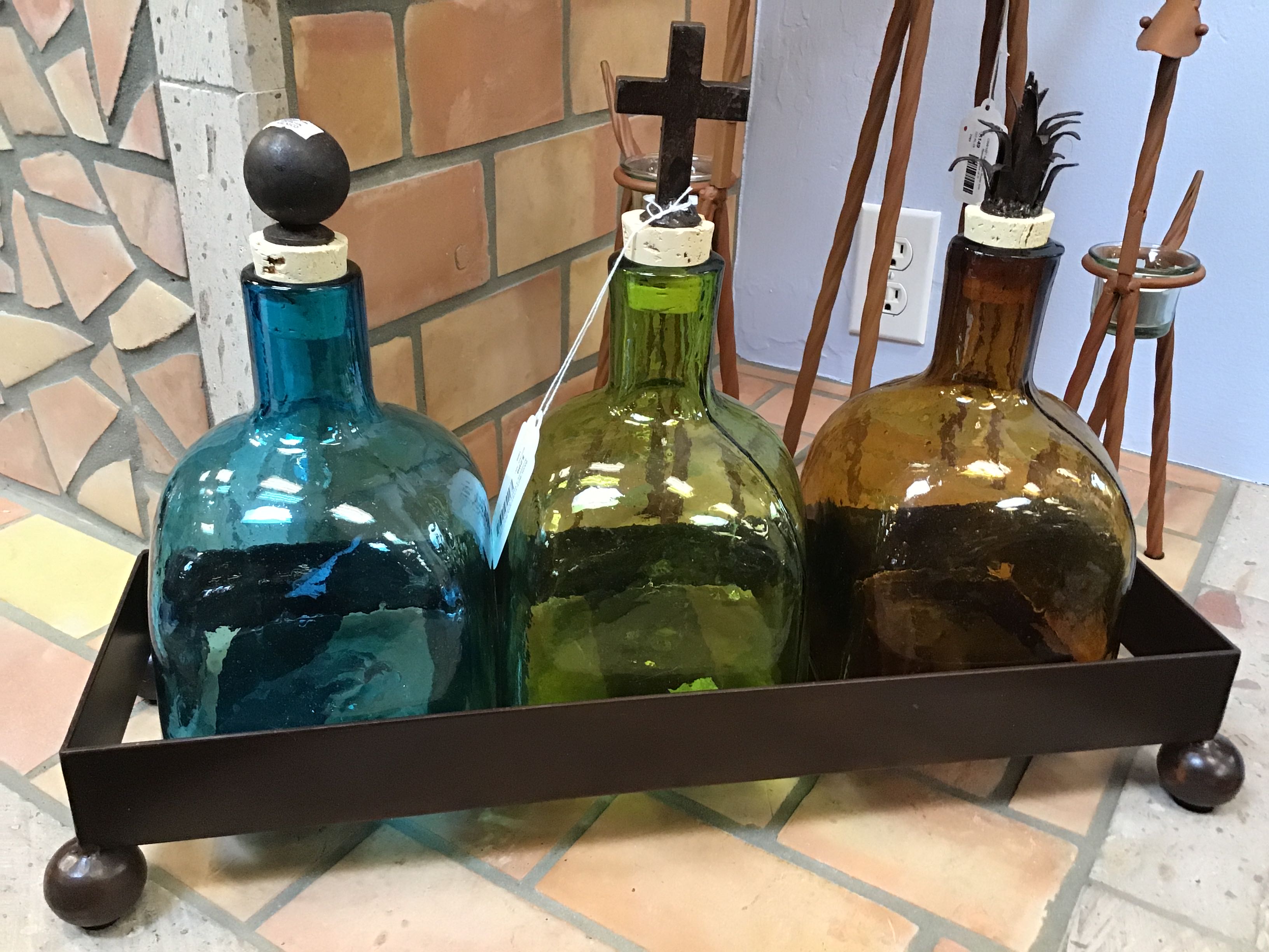 Accessory 3 Tequila Bottles on Base Agave, Lg Ball, Sm Ball