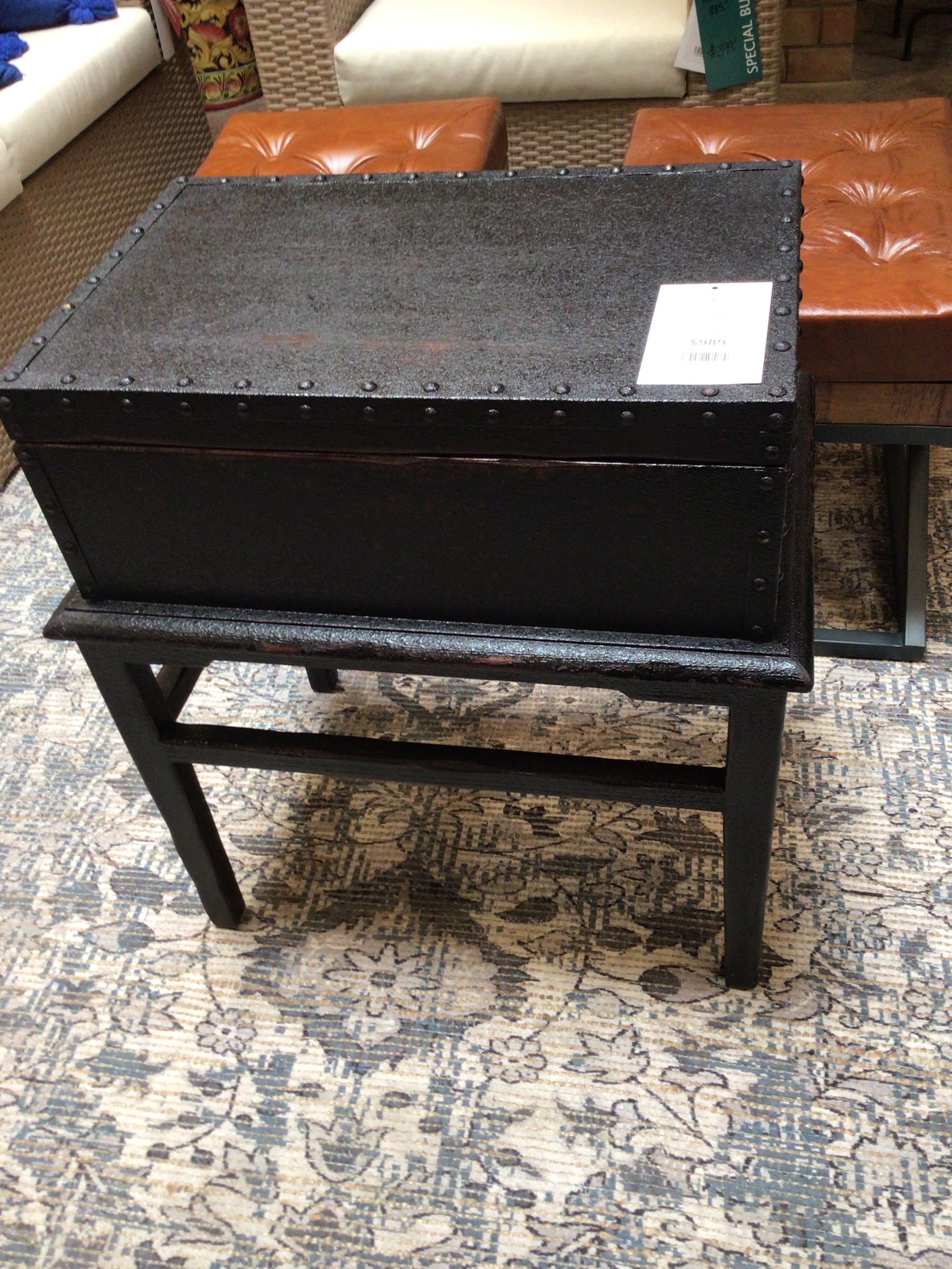 Hampton Box On Stand