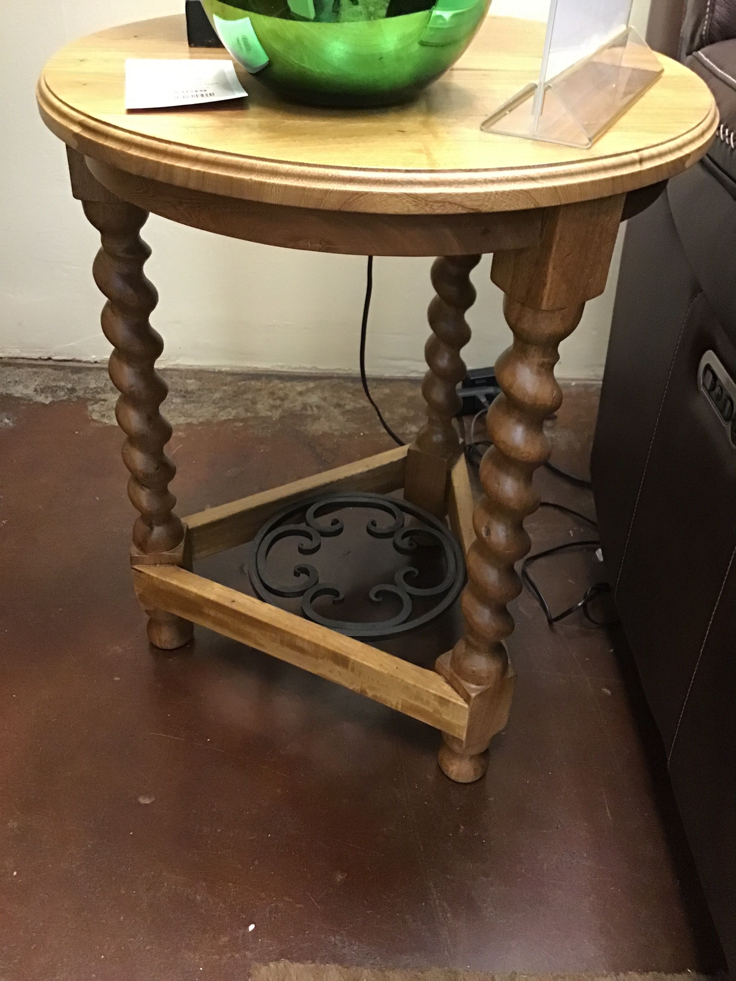 End Table Francisco 20x25 MD