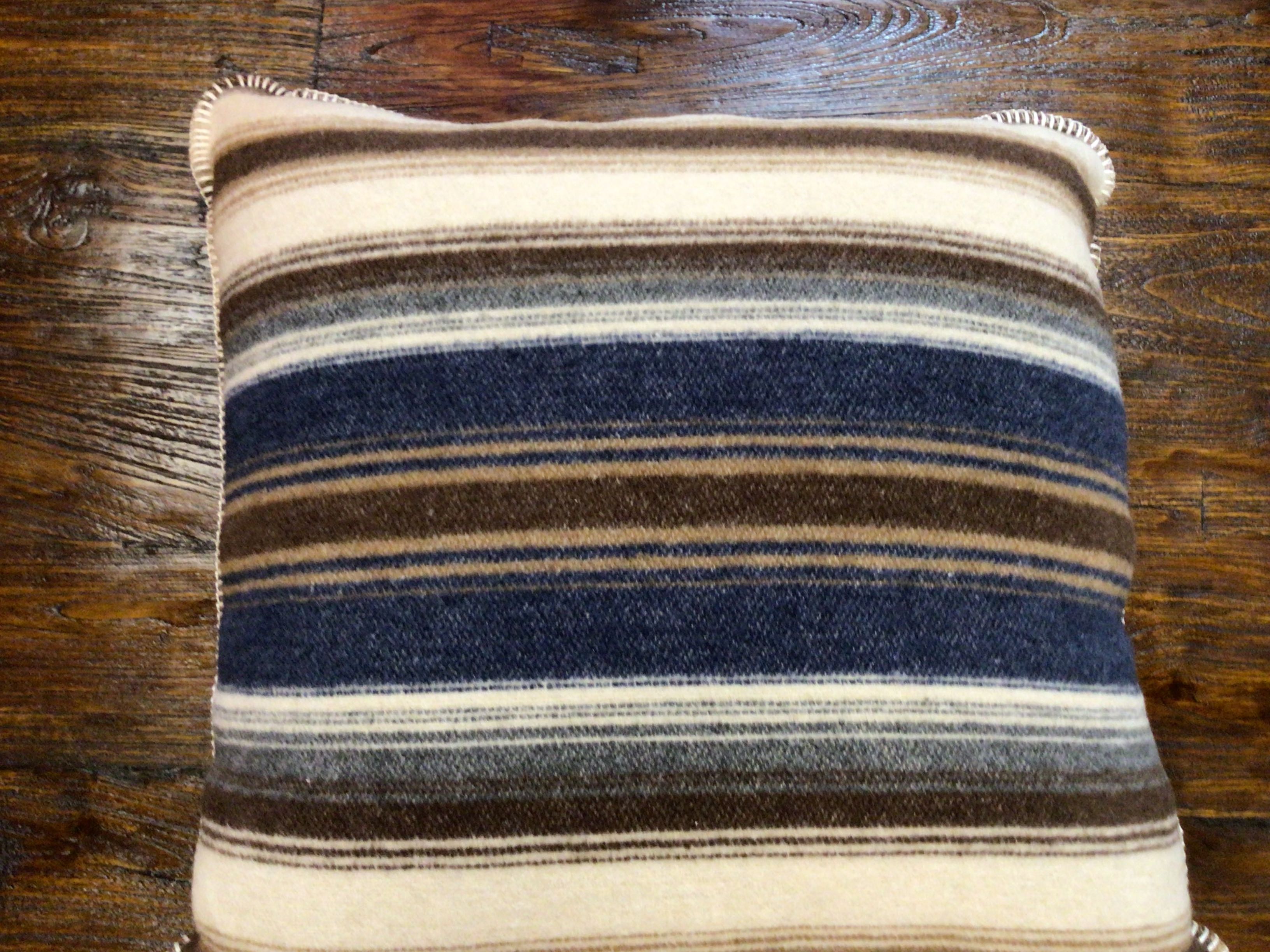 Pillow CADILLAC RANCH BL Stitch -Natural 20x20