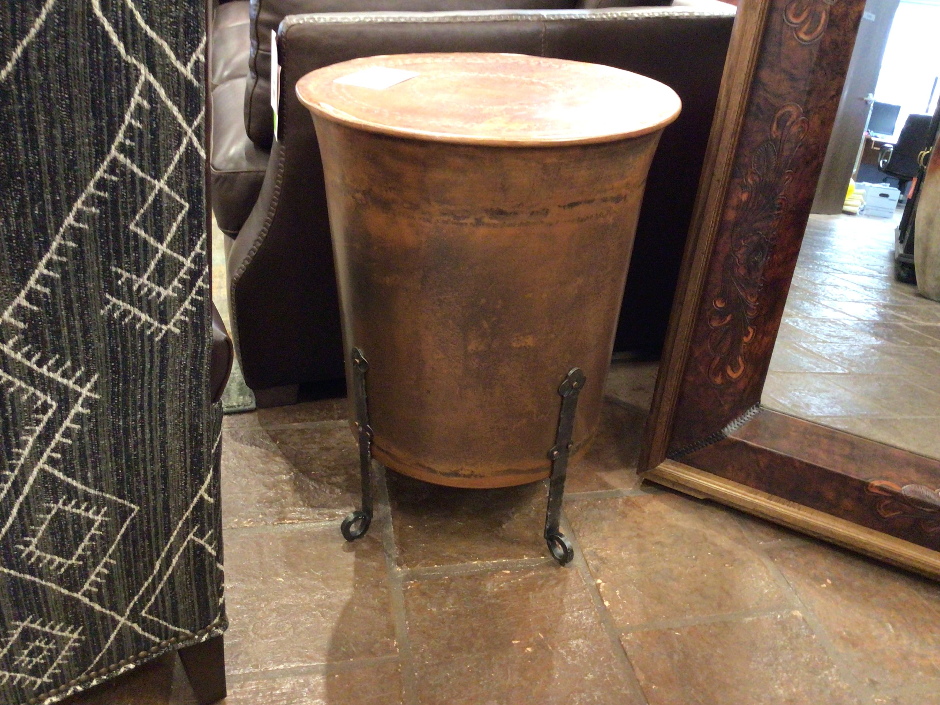 Table Cauldron Round 21X28
