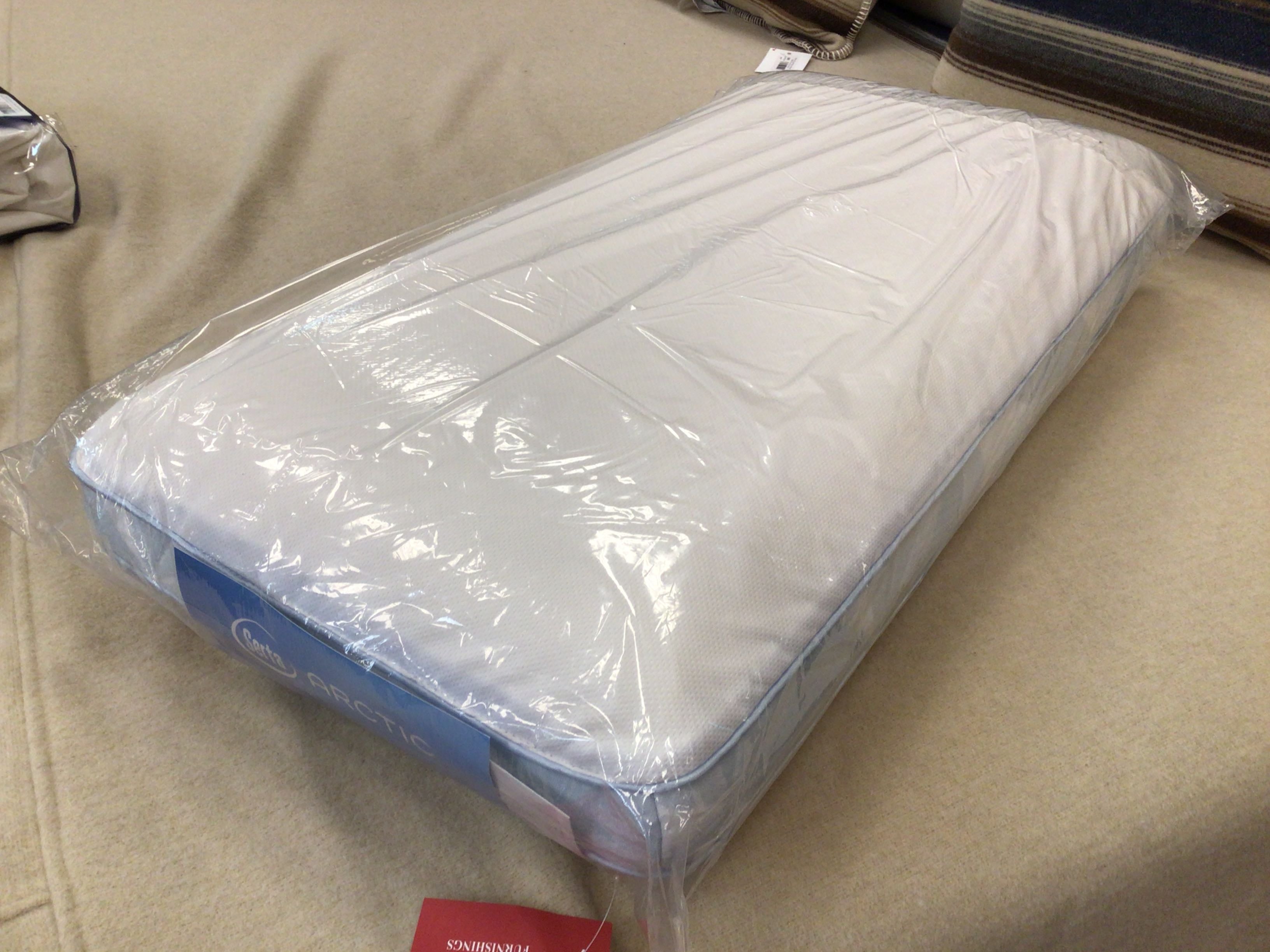 Pillow Arctic Foam Queen