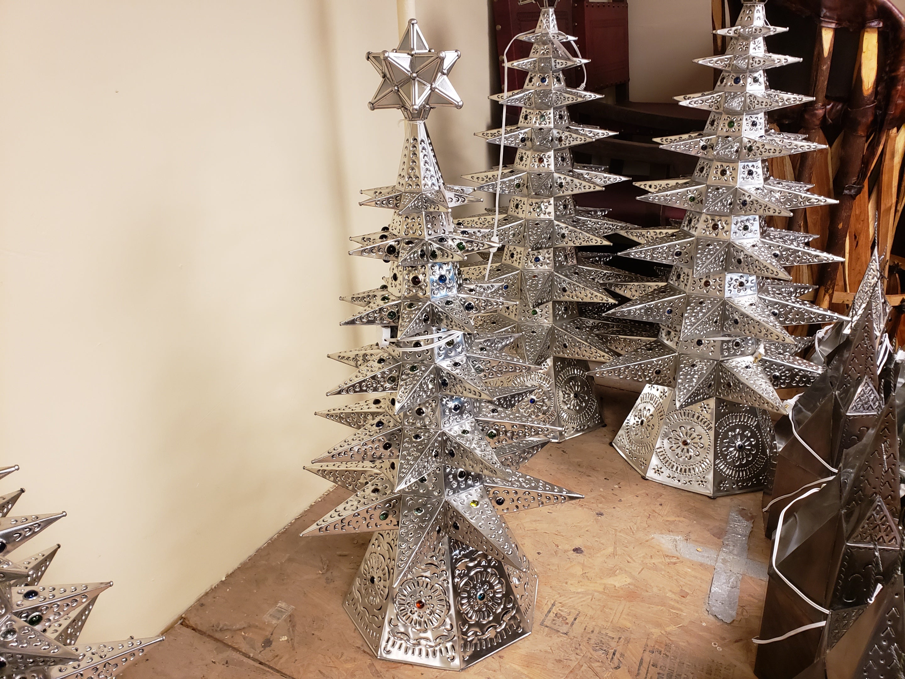Christmas Tree Tin 1 MT