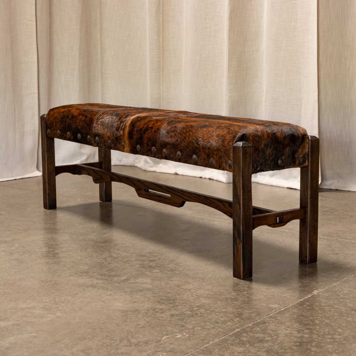Bench Nevada Dark Distressed/Hair On Hide