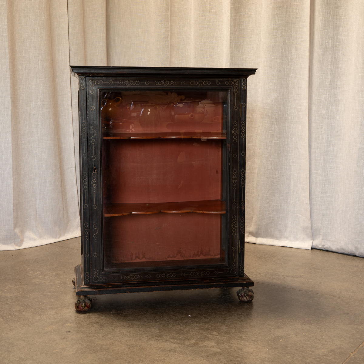 19th Century Florentine Vitrine Cabinet with Lion Legs