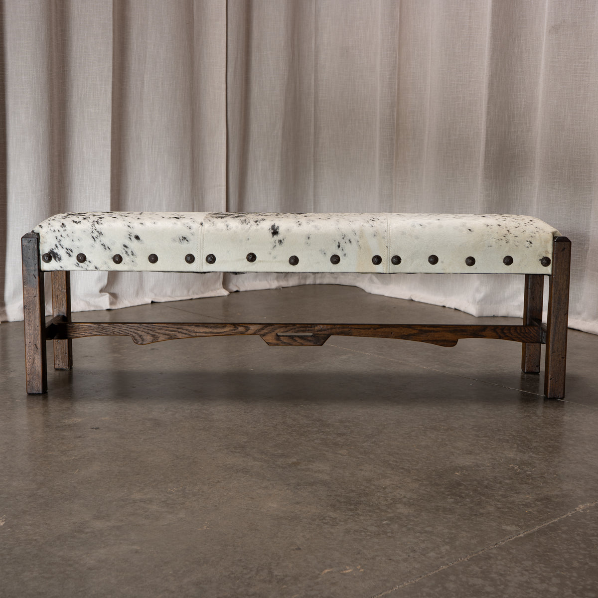 Bench Nevada Dark Distressed/Hair On Hide