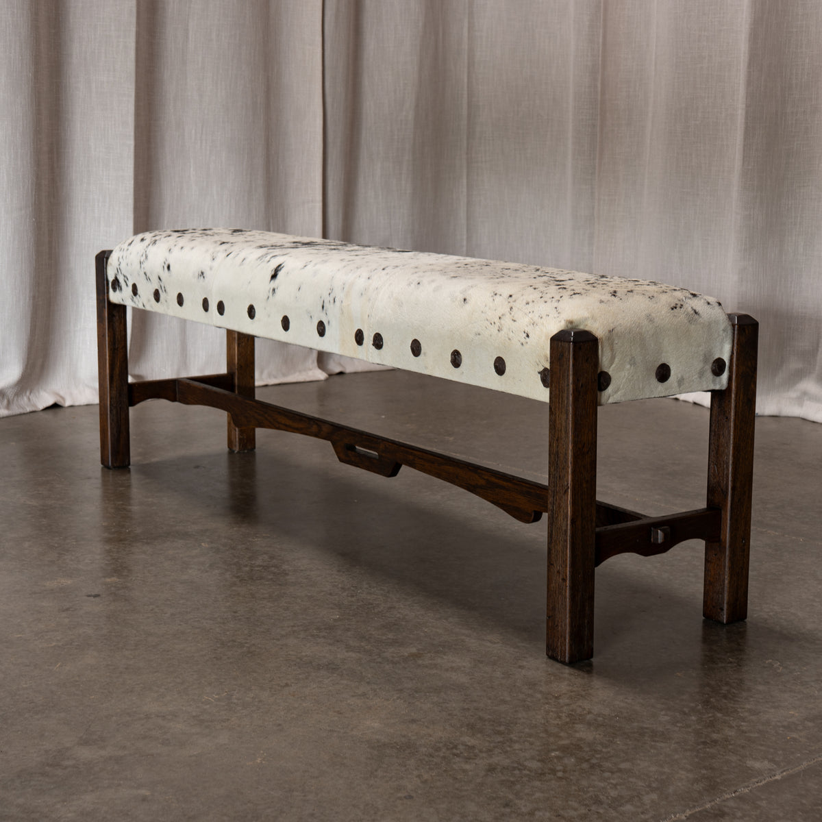 Bench Nevada Dark Distressed/Hair On Hide