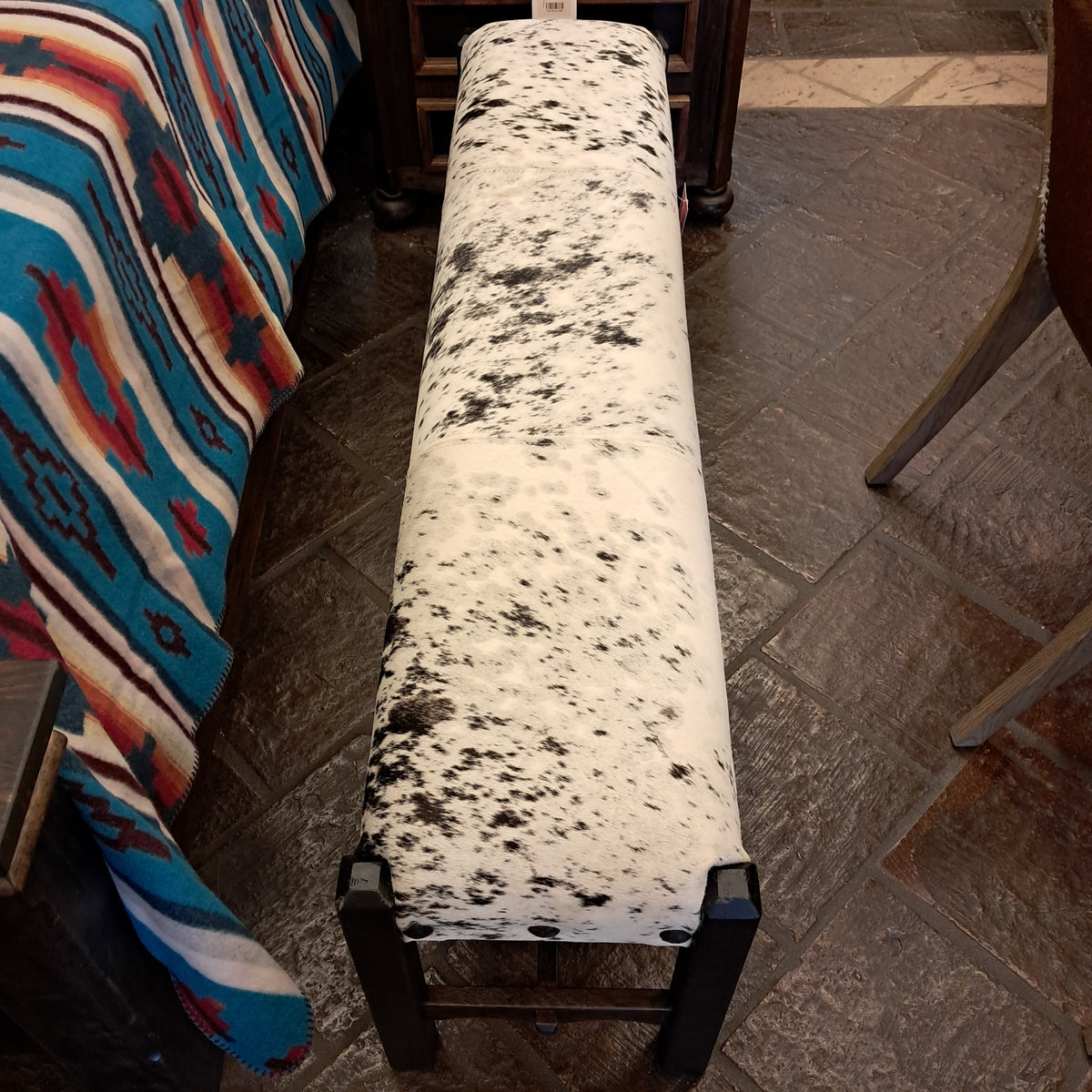 Bench Nevada Dark Distressed/Hair On Hide
