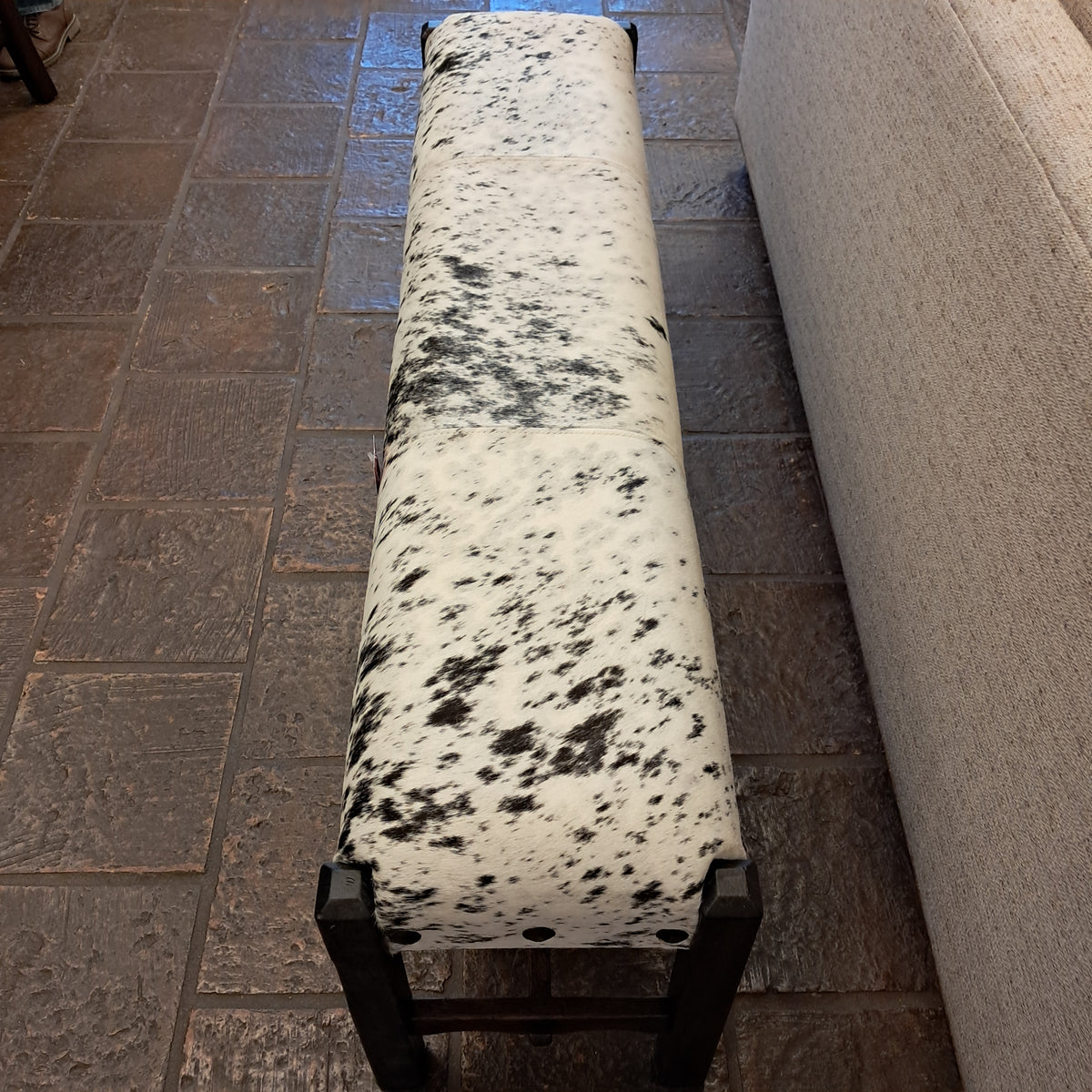 Bench Nevada Dark Distressed/Hair On Hide